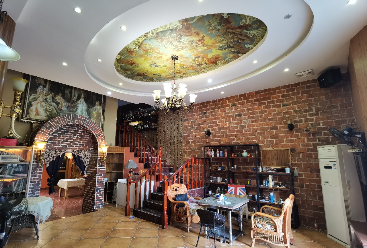 东方豪苑   260.0㎡      5000.0元/月室内图