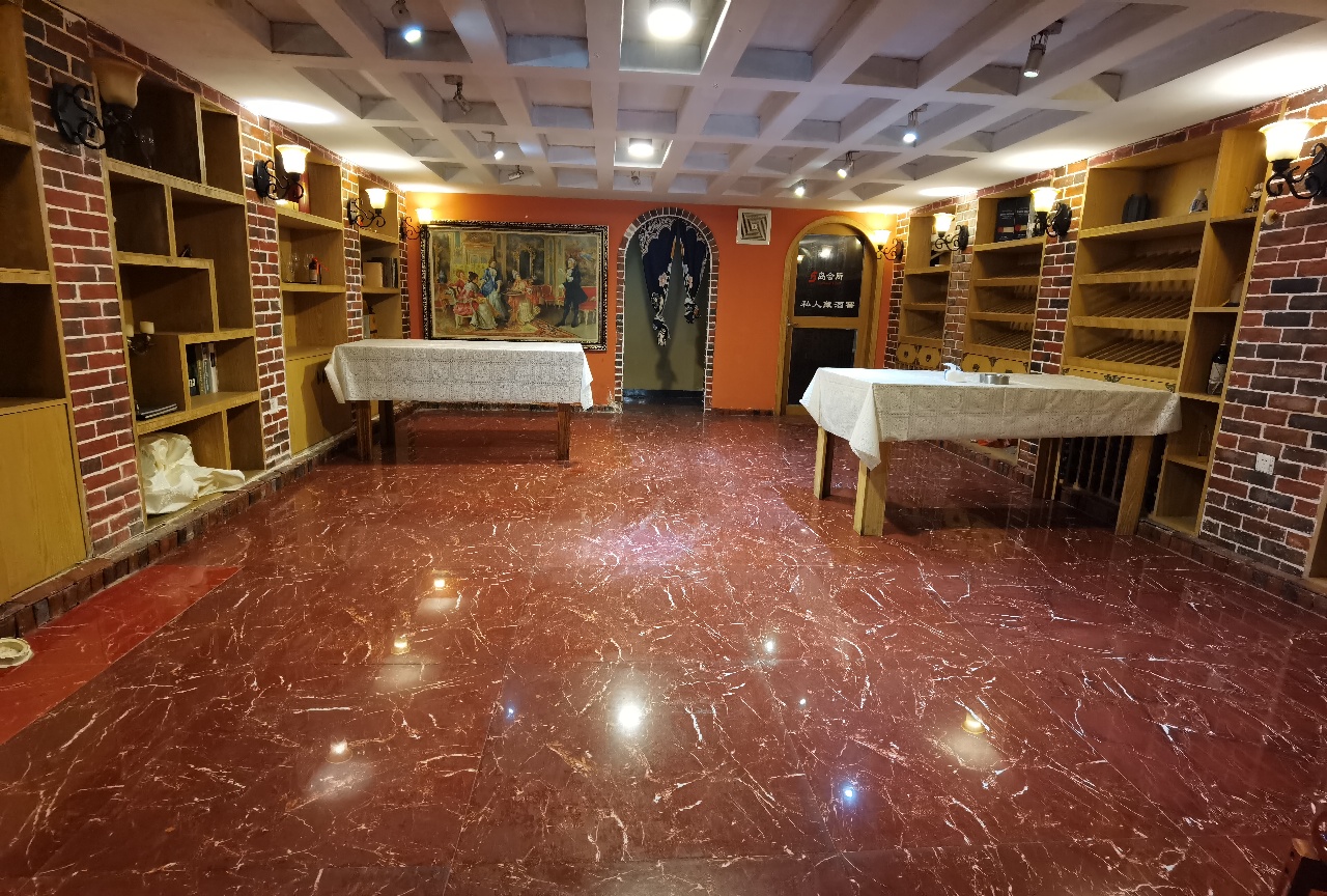 东方豪苑   260.0㎡      5000.0元/月室内图