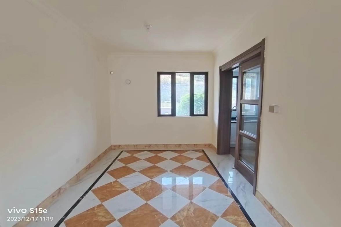 碧桂园豪园-二期  3室2厅2卫    88.8万客厅