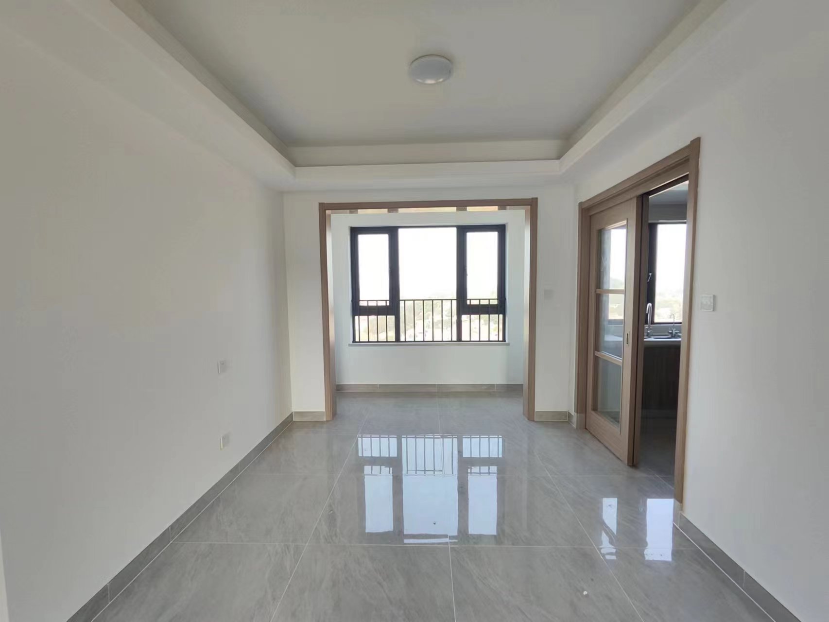 美的梧桐庄园  4室2厅2卫    105.0万