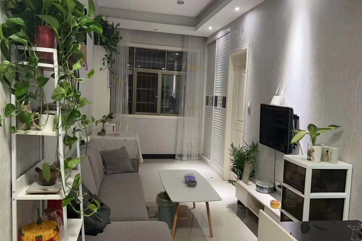 东方豪苑  1室1厅1卫    900.0元/月室内图1