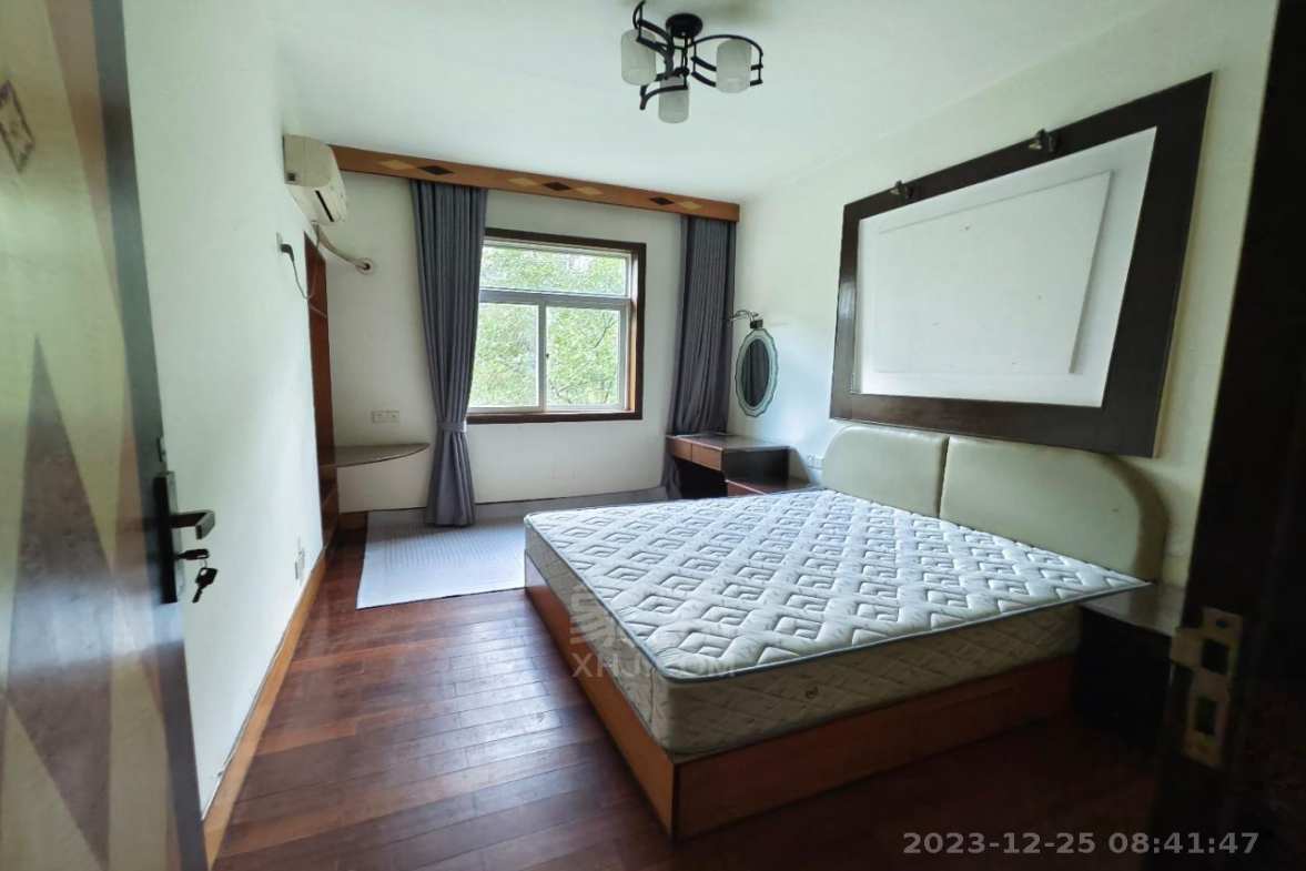 珠江花园  3室2厅2卫   1600.00元/月室内图