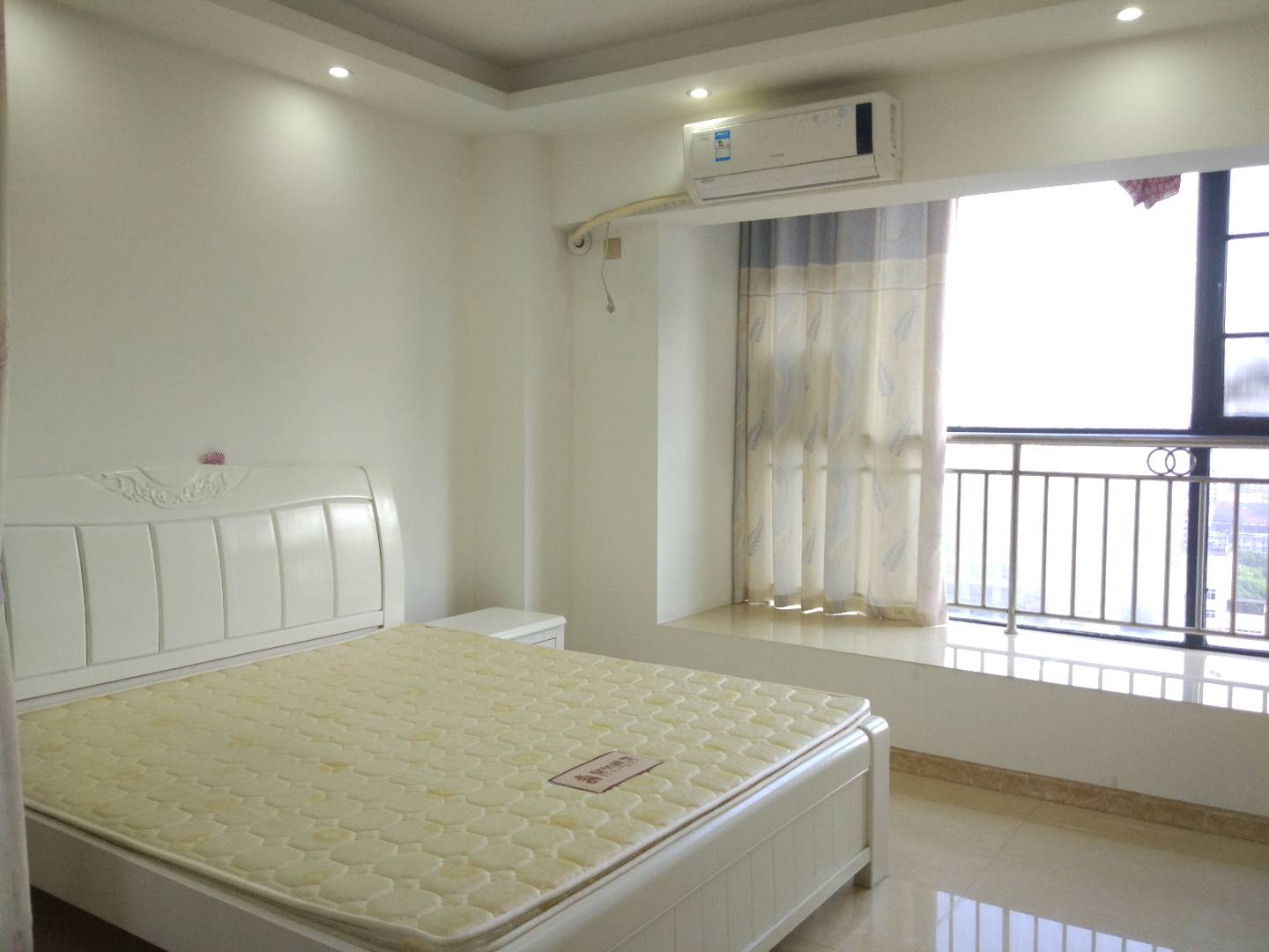 吉泰领寓  1室1厅1卫    1300.0元/月