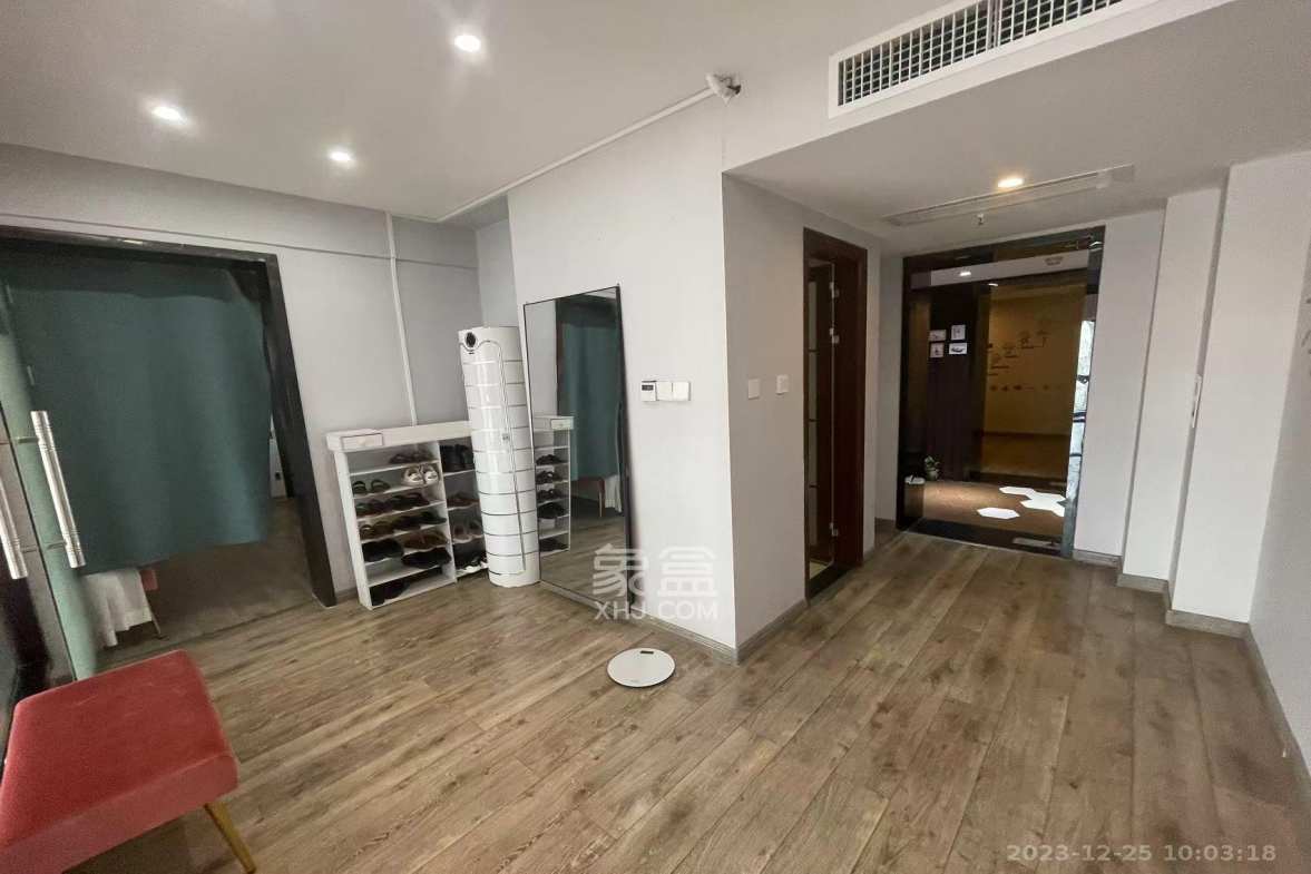 保利国际广场  0室0厅0卫    30000.0元/月 保利国际广场  0室0厅0卫    30000.0元/月室内图