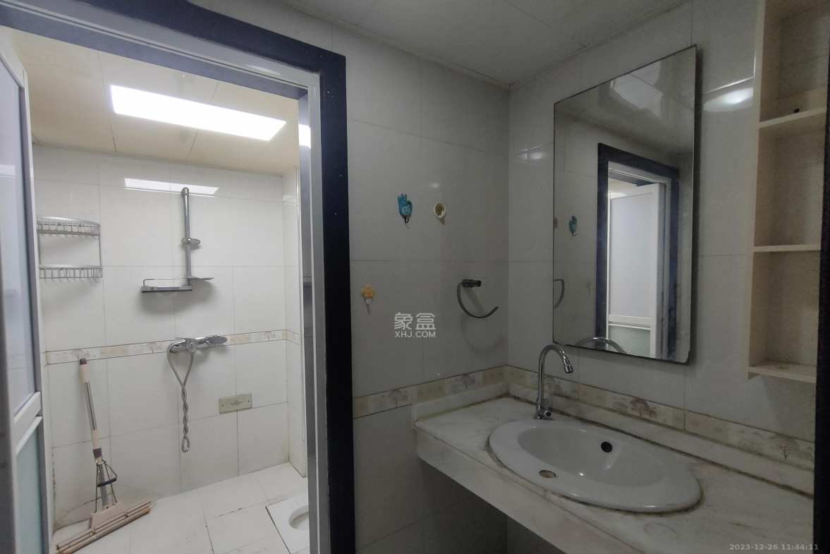 高鑫麓城 3室2厅1卫 2600.0元/月 高鑫麓城 3室2厅1卫 2600.0元/月室内图