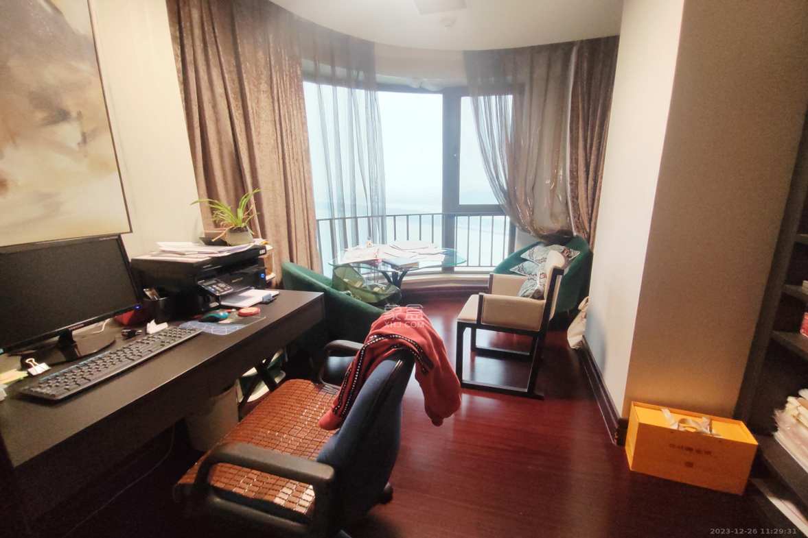 华远华中心  4室2厅5卫    20000.0元/月 华远华中心  4室2厅5卫    20000.0元/月室内图