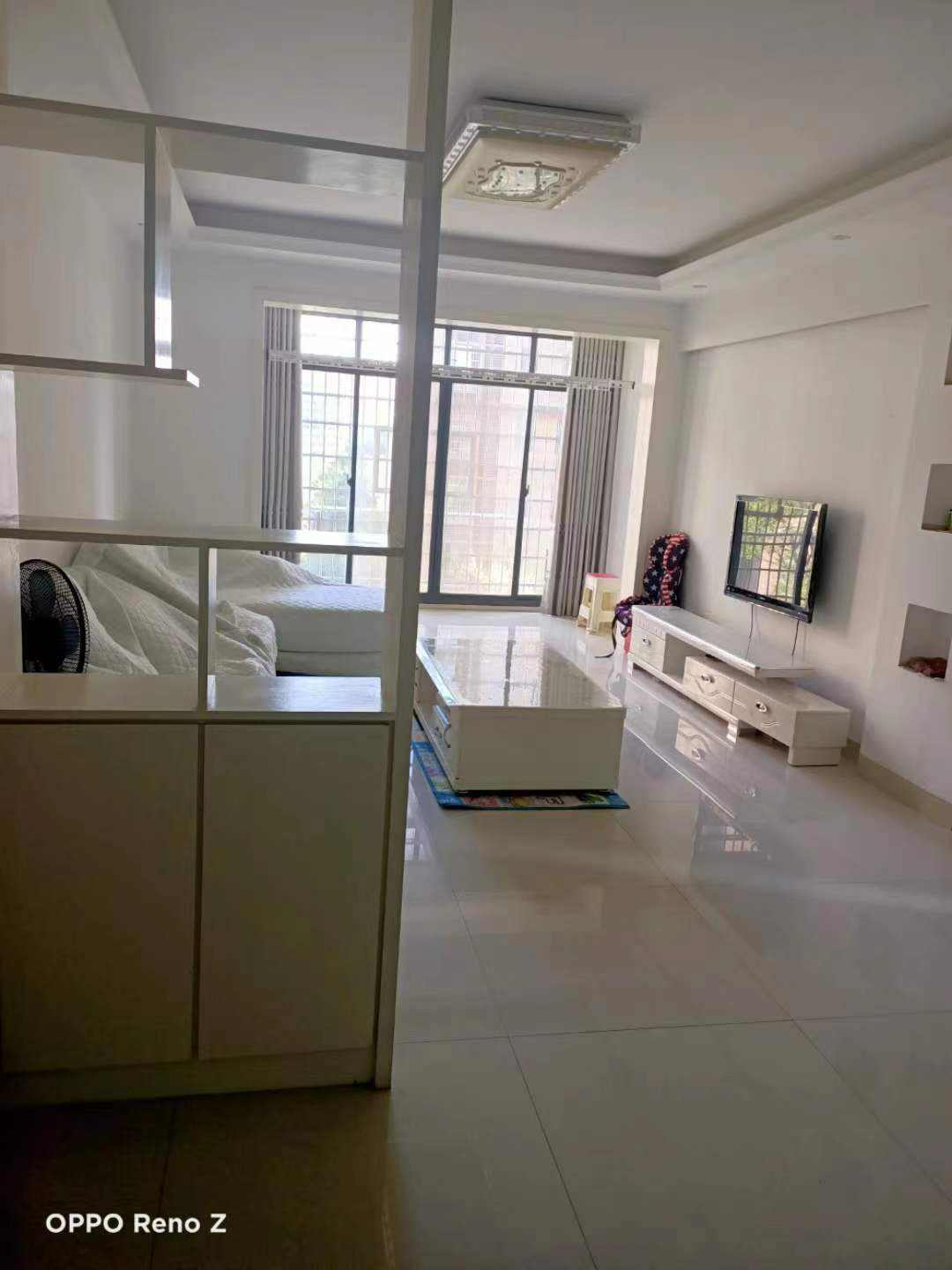 康城上品  2室2厅1卫   1400.00元/月室内图