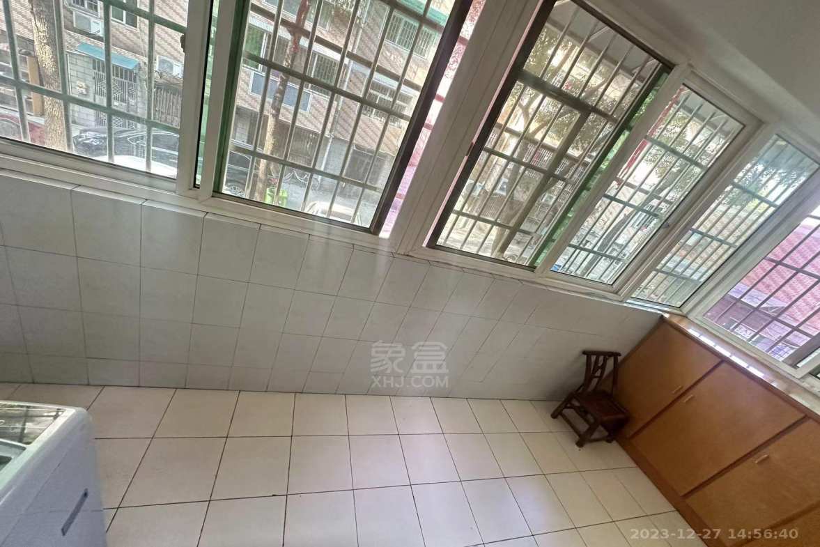 花园三村  3室2厅1卫   1400.00元/月室内图