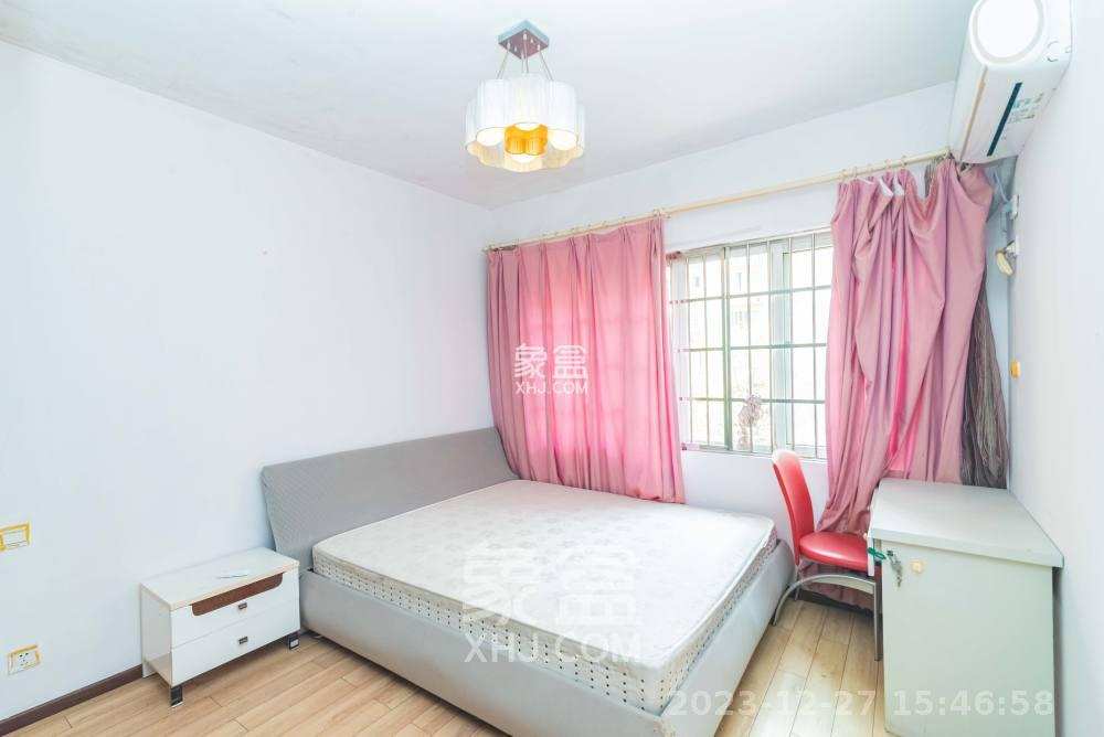 圣爵菲斯 3室2厅2卫 2400.0元/月 圣爵菲斯 3室2厅2卫 2400.0元/月室内图