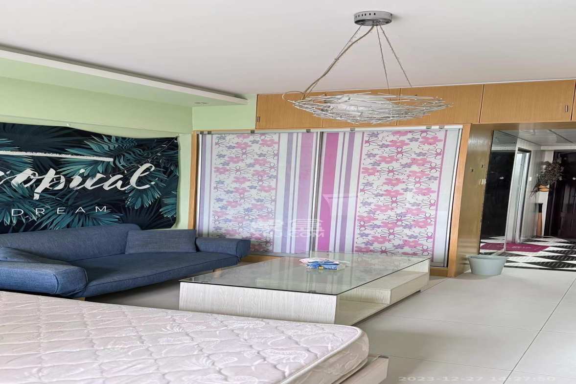 山水华景 1室1厅1卫 1600.0元/月 山水华景 1室1厅1卫 1600.0元/月室内图