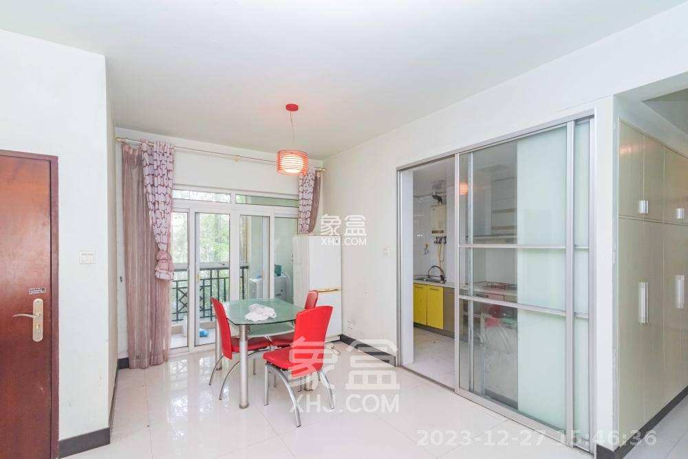 圣爵菲斯 3室2厅2卫 2400.0元/月 圣爵菲斯 3室2厅2卫 2400.0元/月室内图