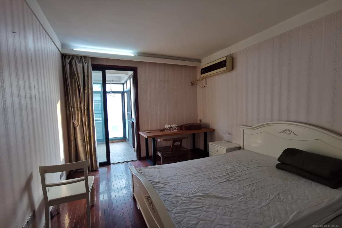 西街花园 3室2厅2卫 3600.0元/月 西街花园 3室2厅2卫 3600.0元/月室内图