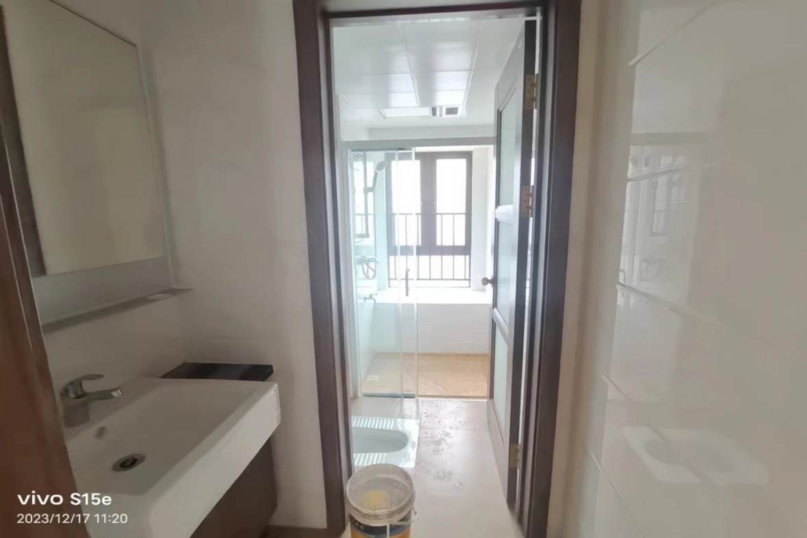 碧桂园豪园-二期  3室2厅2卫    90.8万客厅