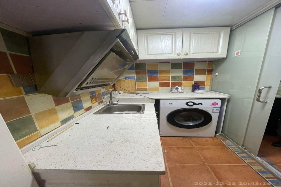 日出东方  0室0厅0卫    2500.0元/月室内图