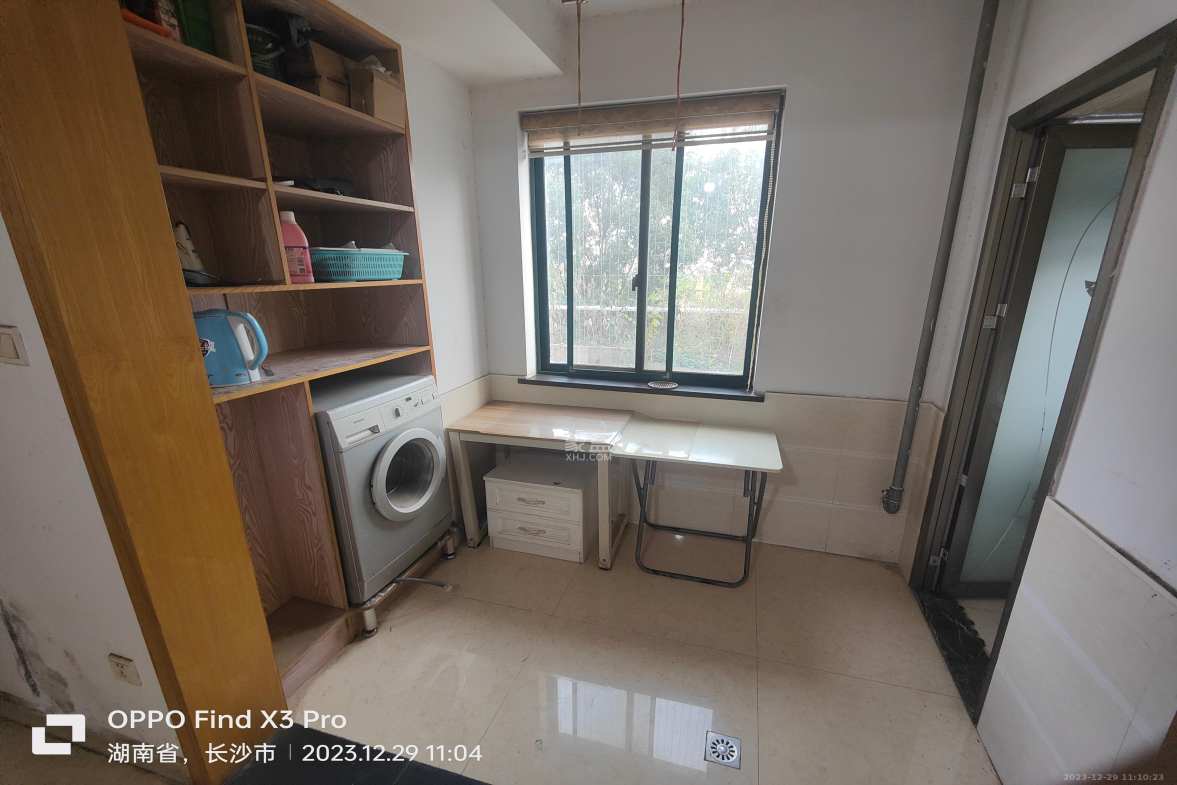 共和世家 3室2厅1卫 3200.0元/月 共和世家 3室2厅1卫 3200.0元/月室内图