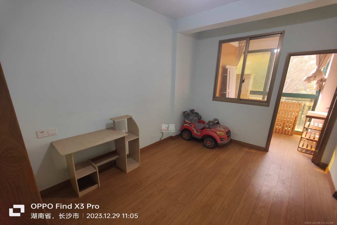 共和世家 3室2厅1卫 3200.0元/月 共和世家 3室2厅1卫 3200.0元/月室内图