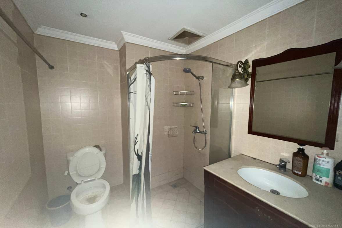 中央商业广场 1室1厅1卫 1200.0元/月 中央商业广场 1室1厅1卫 1200.0元/月室内图