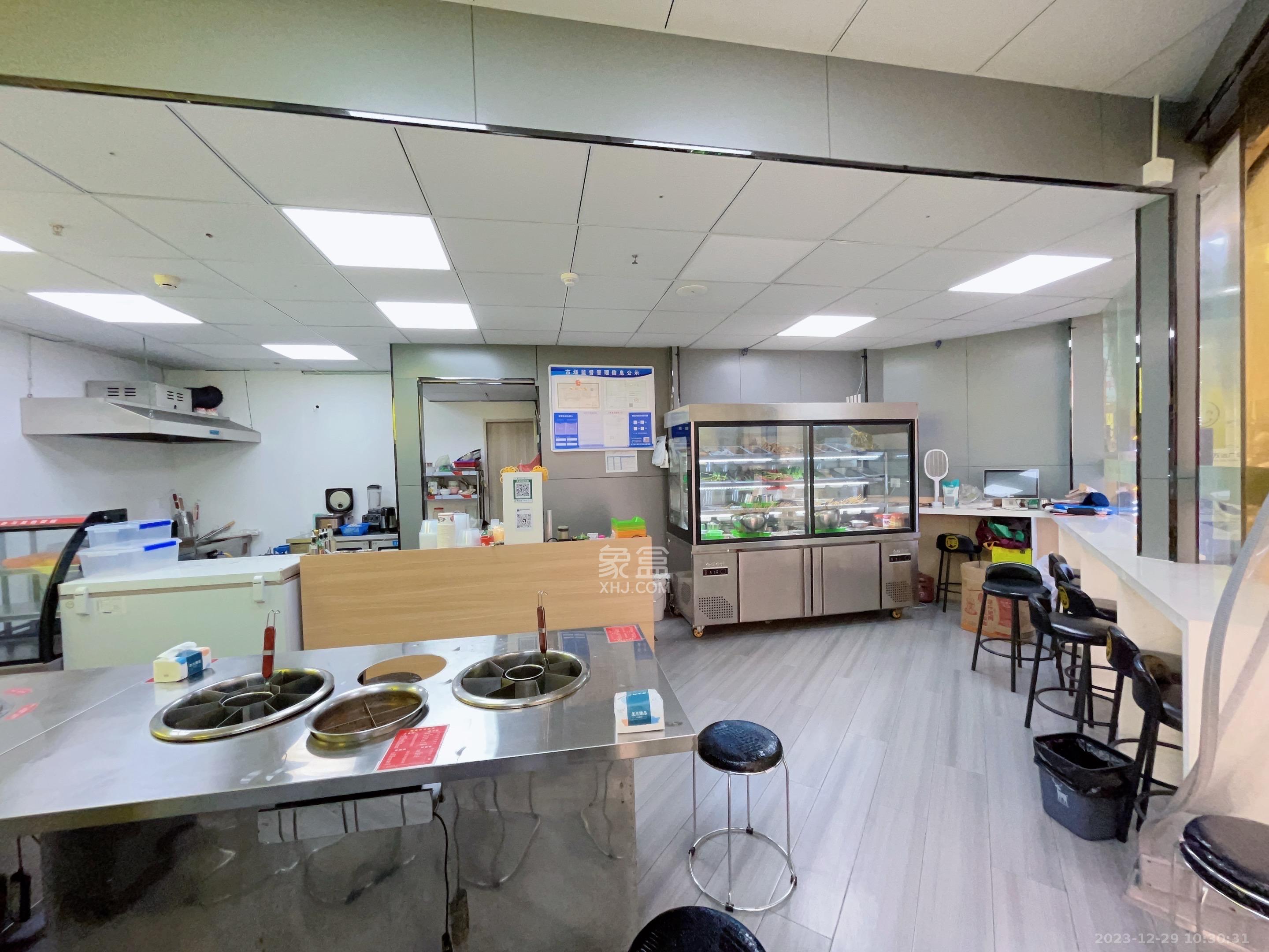 奥克斯广场   45.0㎡      7000.0元/月室内图