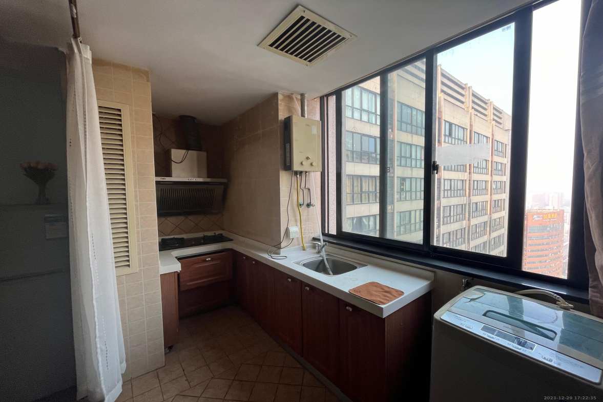 中央商业广场 1室1厅1卫 1200.0元/月 中央商业广场 1室1厅1卫 1200.0元/月室内图