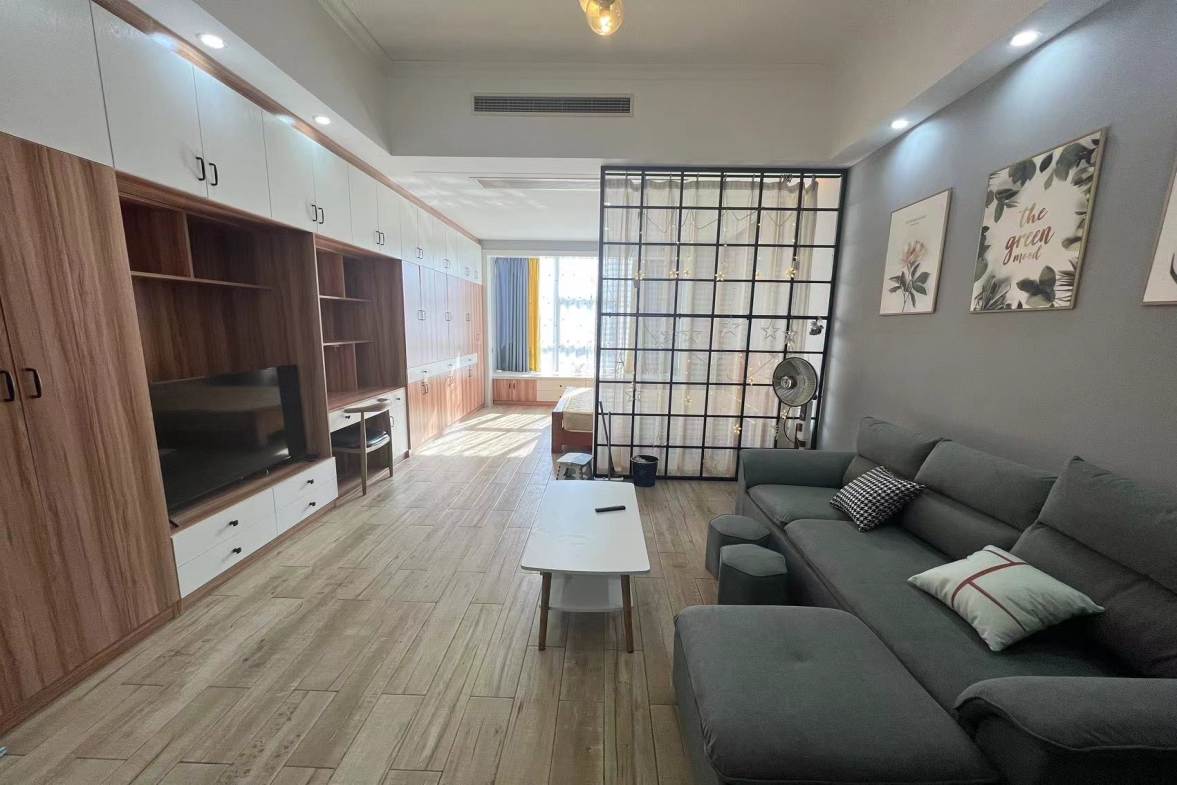 华南城市广场  1室1厅1卫   1700.00元/月室内图