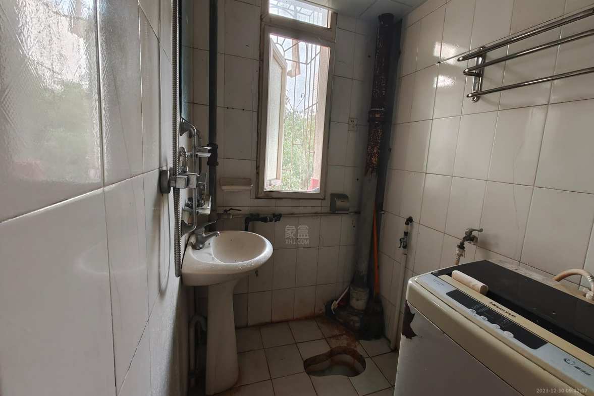 铁西二村  2室1厅1卫    1100.0元/月室内图