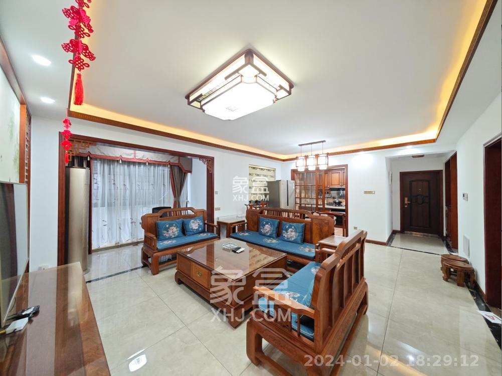 富春山  4室2厅2卫    3500.0元/月 富春山  4室2厅2卫    3500.0元/月室内图