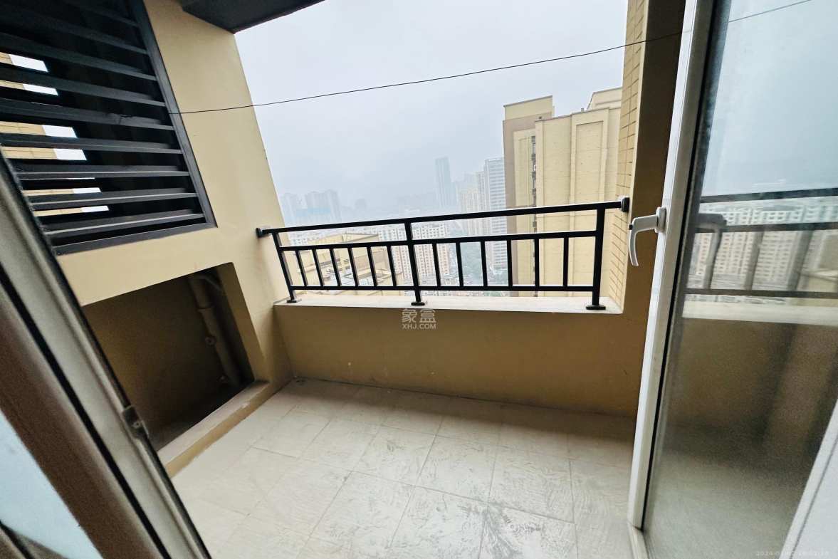 金地格林公馆 3室2厅1卫 2300.0元/月 金地格林公馆 3室2厅1卫 2300.0元/月室内图