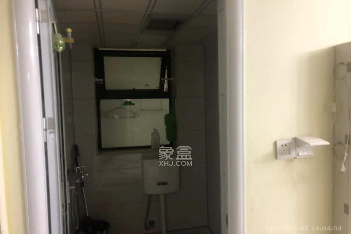 三一街区  3室2厅1卫    1700.0元/月室内图