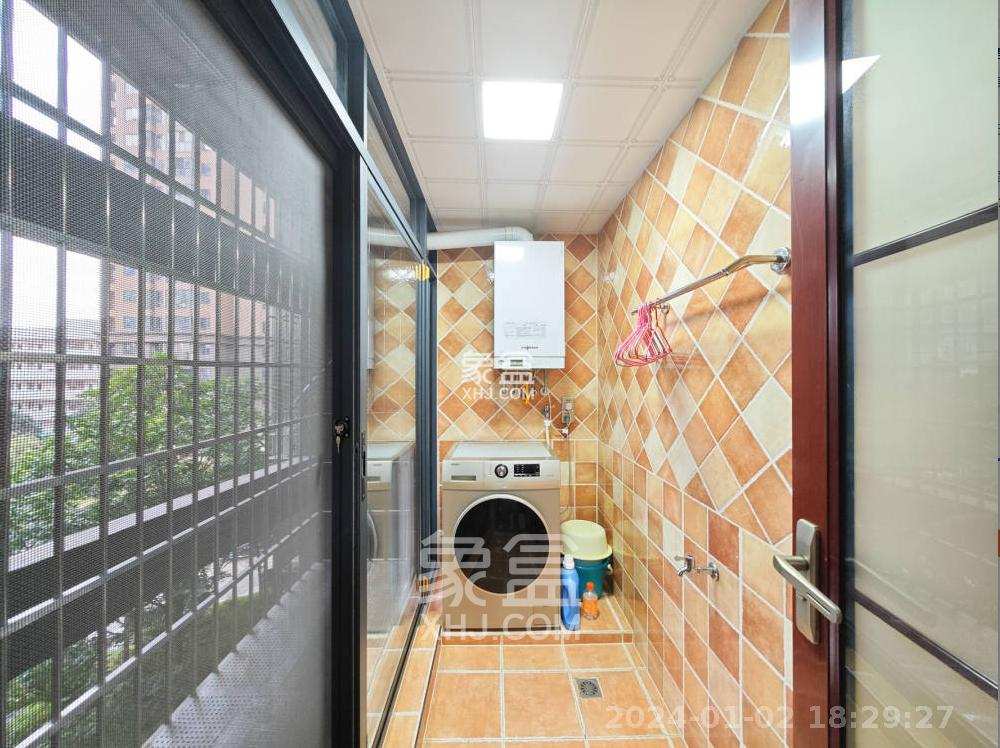 富春山  4室2厅2卫    3500.0元/月 富春山  4室2厅2卫    3500.0元/月室内图