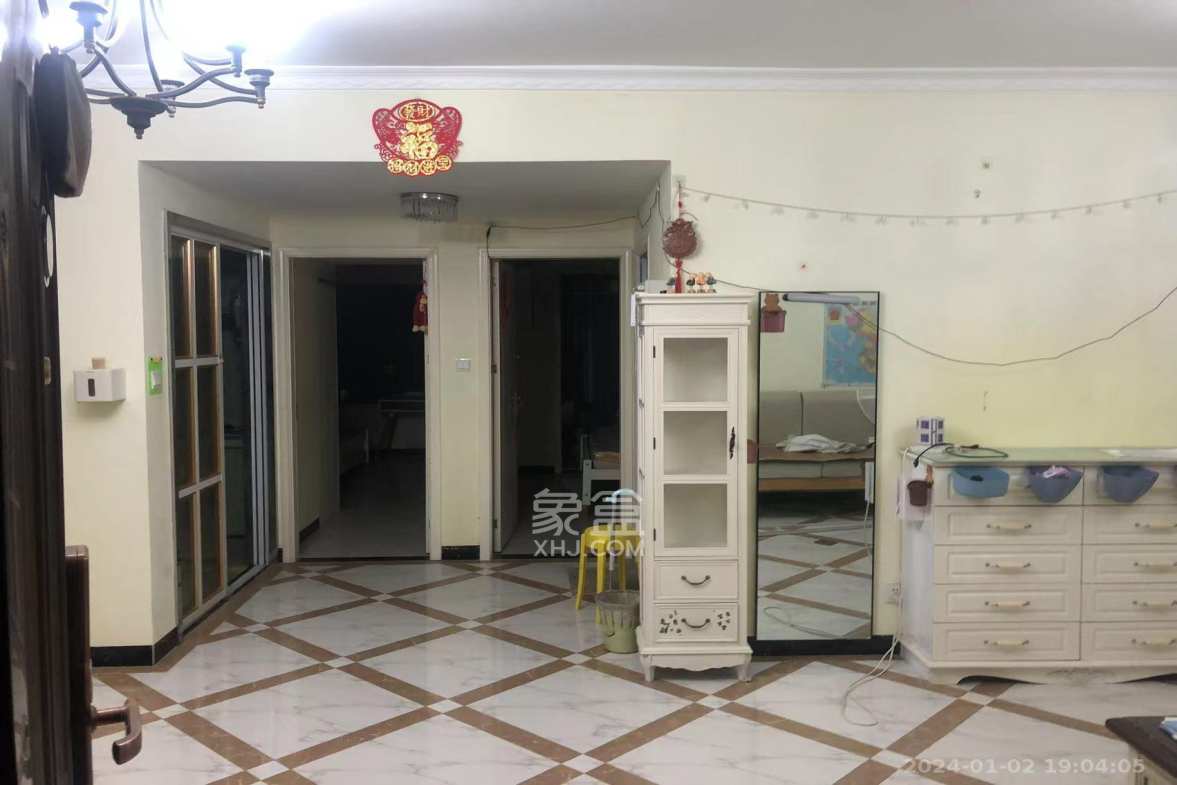 三一街区  3室2厅1卫    1700.0元/月室内图