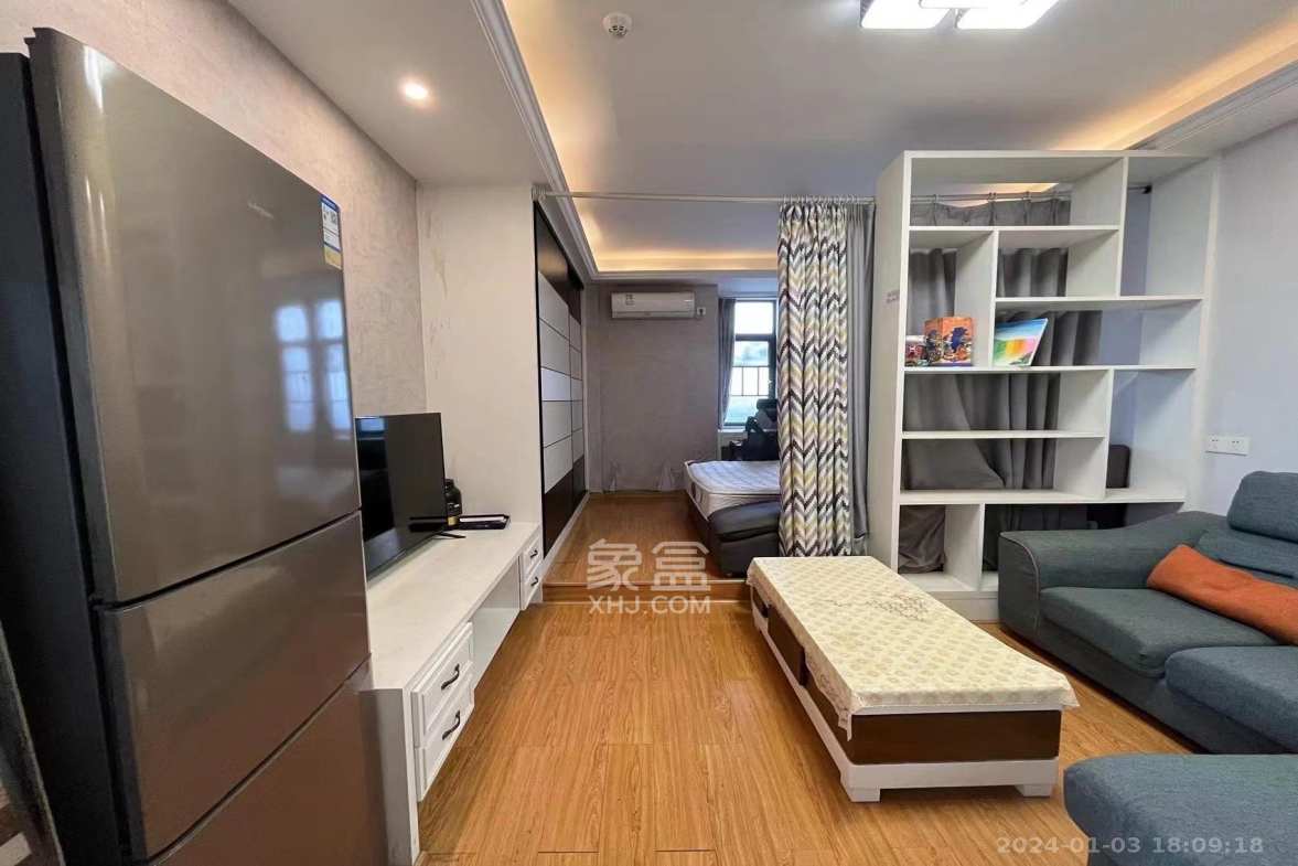 黄金一区 1室1厅1卫 1500.0元/月 黄金一区 1室1厅1卫 1500.0元/月室内图