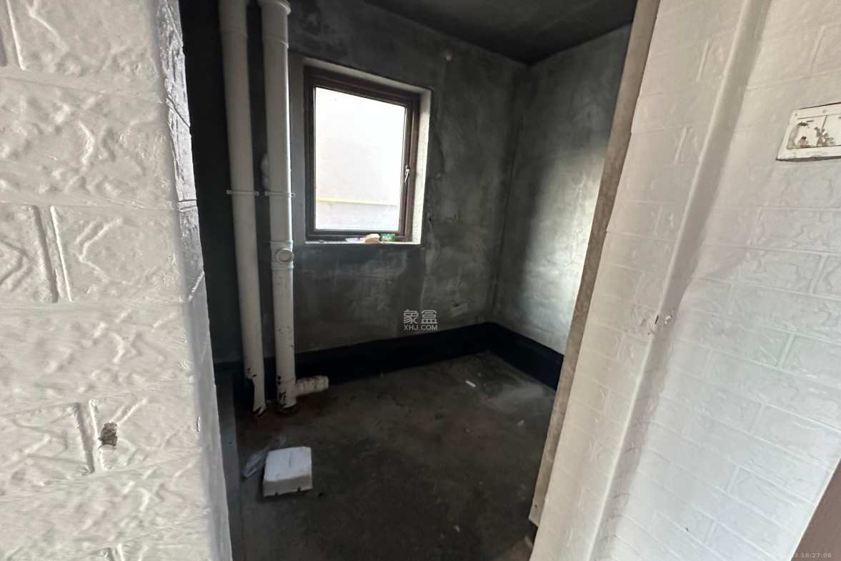 豪都新天地  4室2厅0卫    2300.0元/月 豪都新天地  4室2厅0卫    2300.0元/月室内图