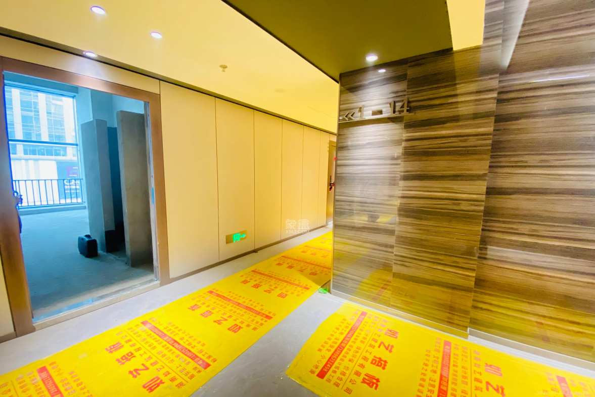 卓越中寰  1室1厅1卫    1900.0元/月室内图