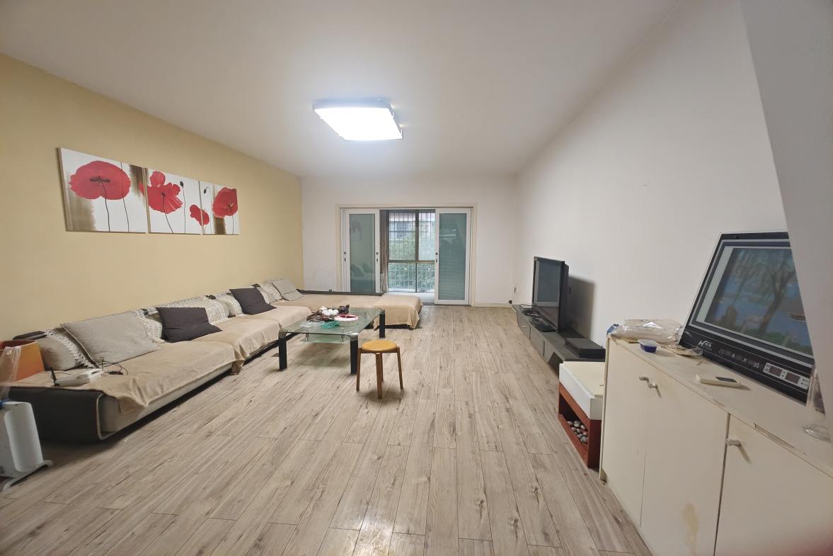 三星龙园  0室0厅0卫    65.8万客厅