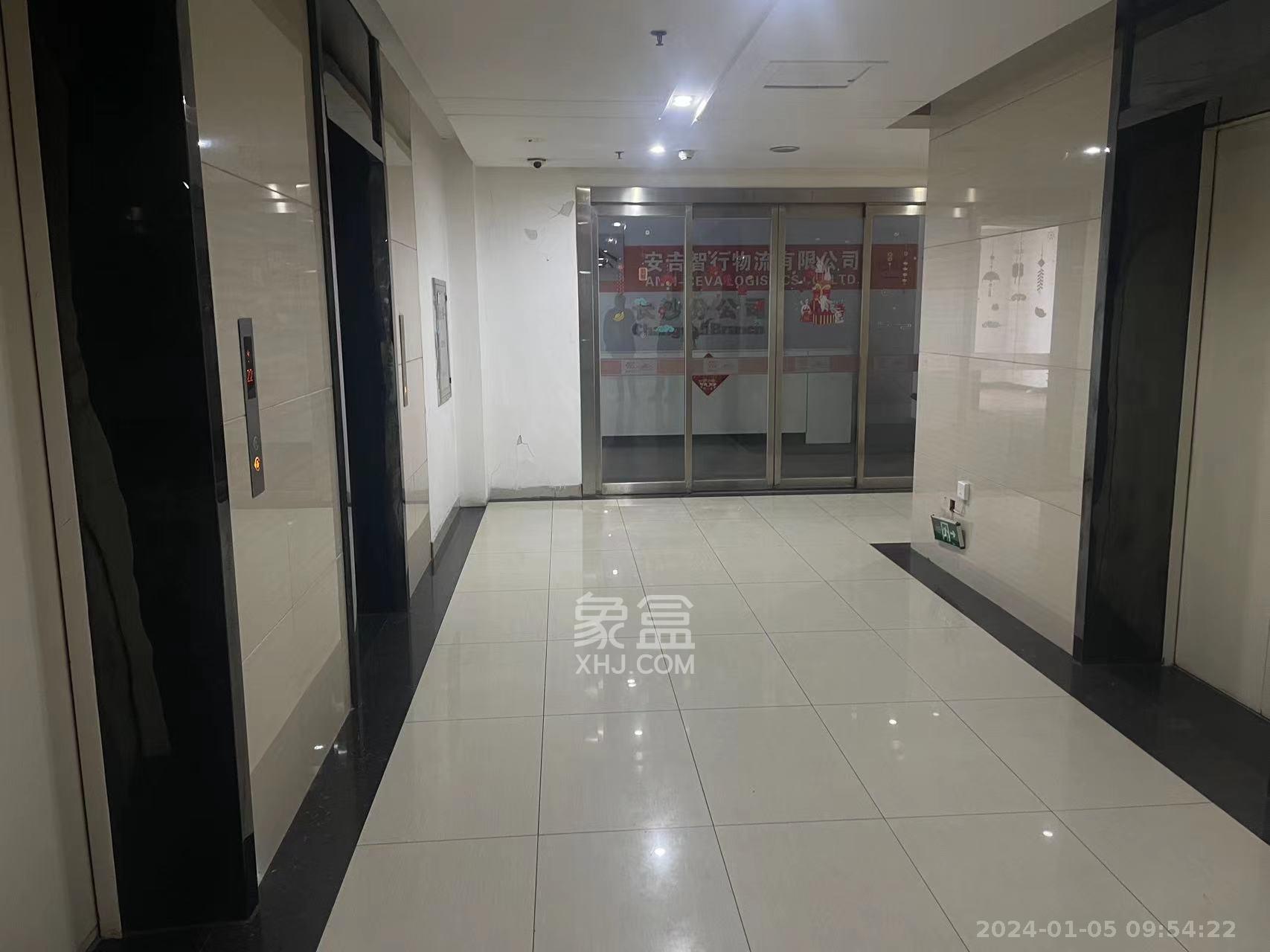 新长海广场   503.0㎡      23500.0元/月