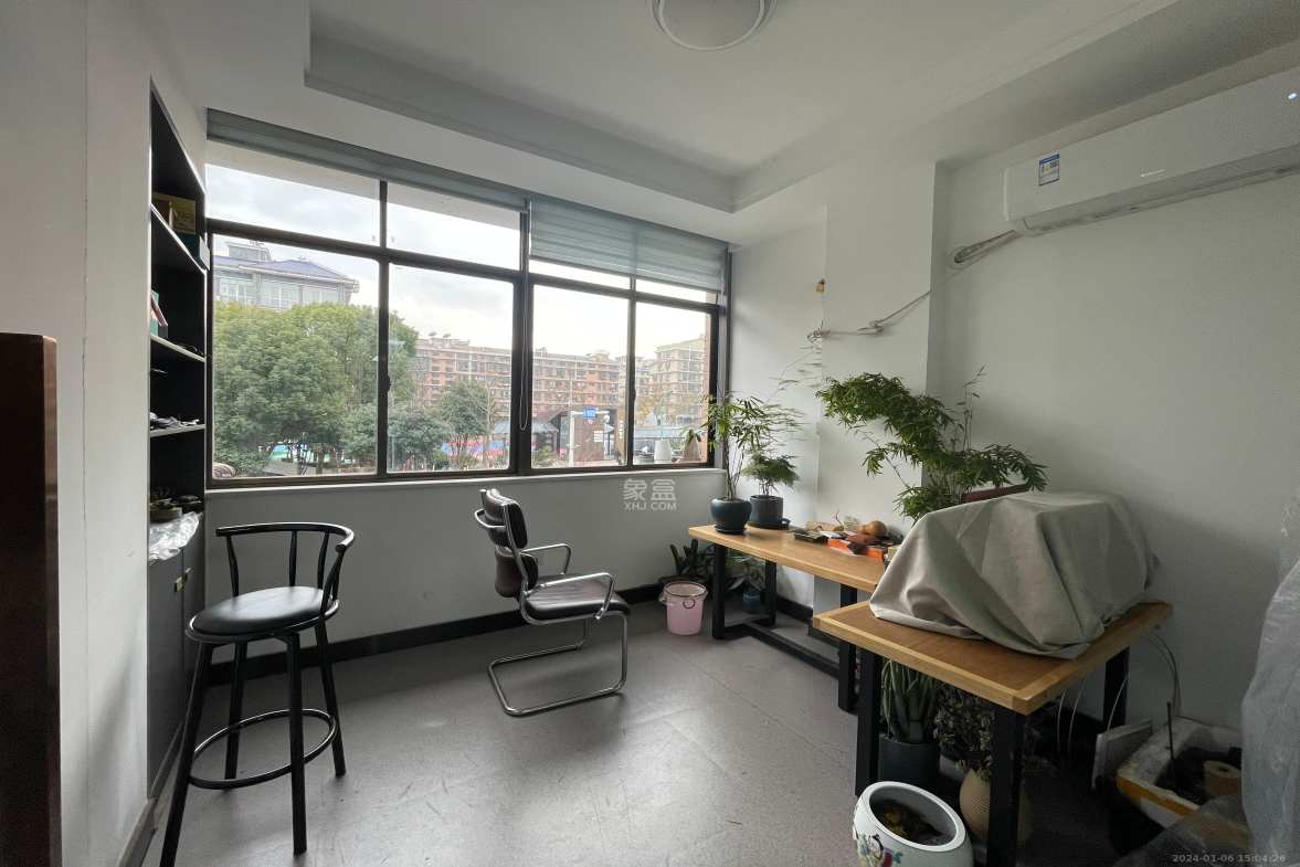 龙塘安置区(龙塘小区) 0室0厅0卫 8000.0元/月 龙塘安置区(龙塘小区) 0室0厅0卫 8000.0元/月室内图