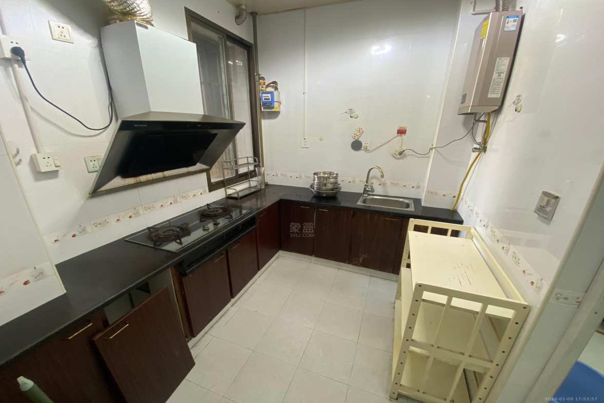 东湖绿洲 2室1厅1卫 1200.0元/月 东湖绿洲 2室1厅1卫 1200.0元/月室内图