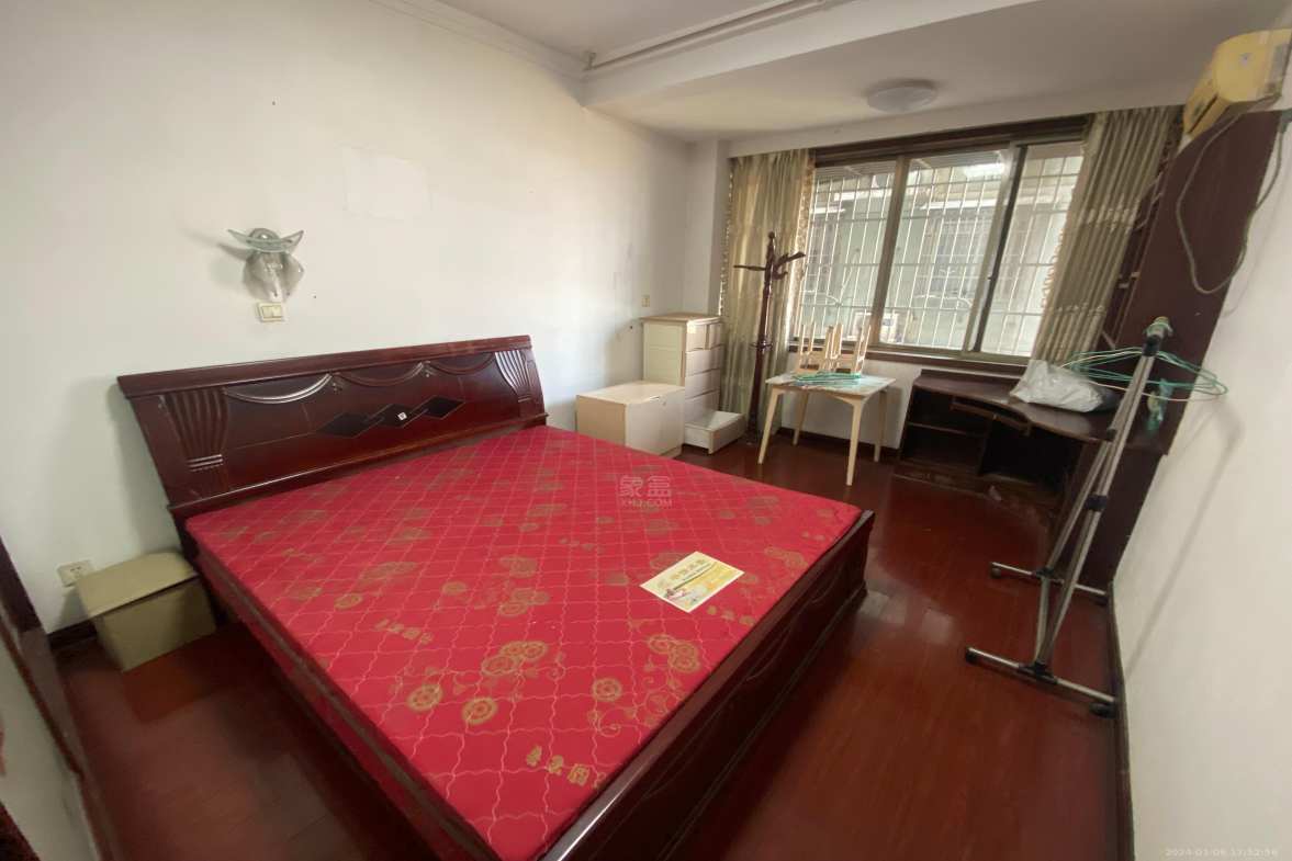 东湖绿洲 2室1厅1卫 1200.0元/月 东湖绿洲 2室1厅1卫 1200.0元/月室内图