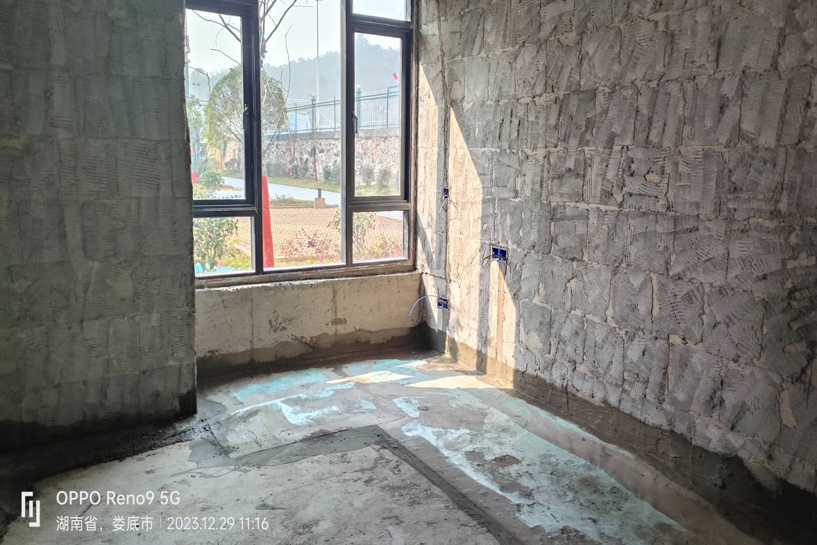 中甸.龙雲台  4室2厅2卫    85.0万 中甸.龙雲台  4室2厅2卫    85.0万客厅