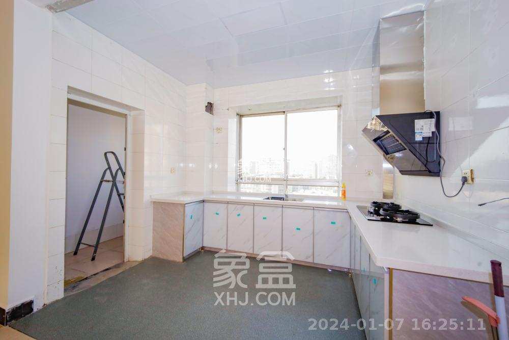 湘林家园  4室2厅2卫   3500.00元/月室内图