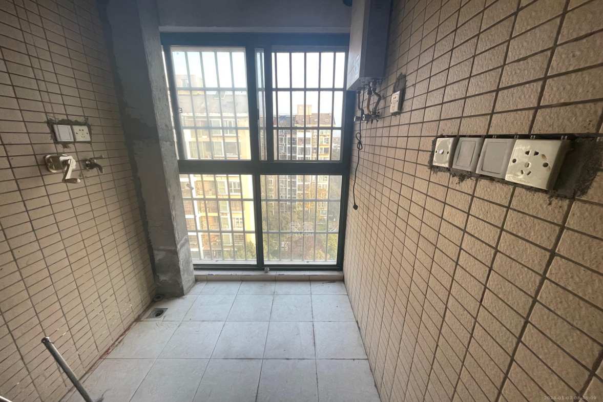 东岸锦城(东方人家)  4室2厅2卫    2800.0元/月 东岸锦城(东方人家)  4室2厅2卫    2800.0元/月室内图