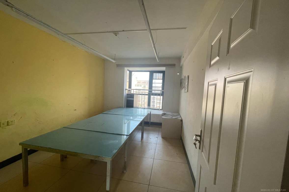 东岸锦城(东方人家)  4室2厅2卫    2800.0元/月 东岸锦城(东方人家)  4室2厅2卫    2800.0元/月室内图