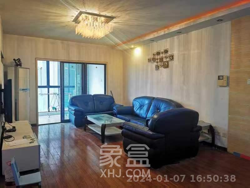 三万英尺  3室2厅2卫   3500.00元/月