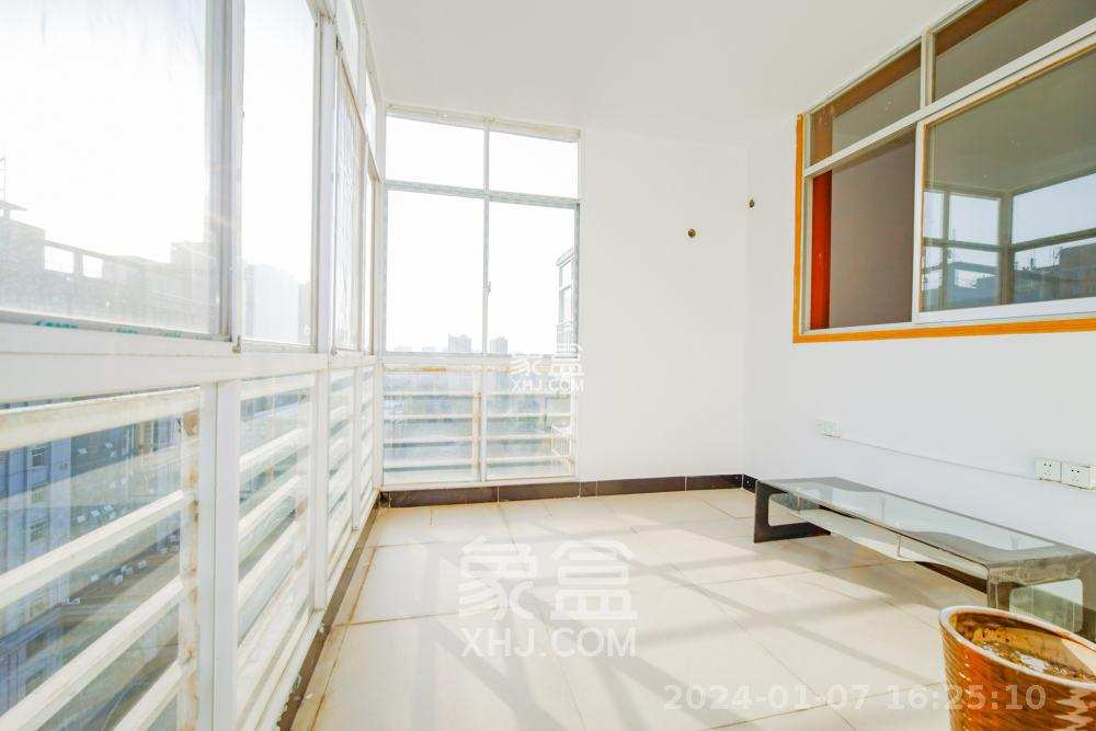 湘林家园  4室2厅2卫   3500.00元/月室内图