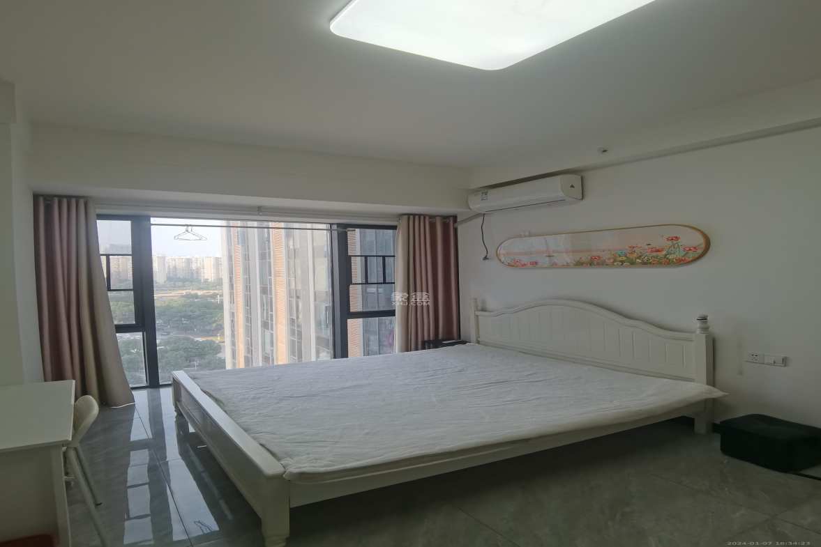 万润时光里  1室1厅1卫    1900.0元/月室内图