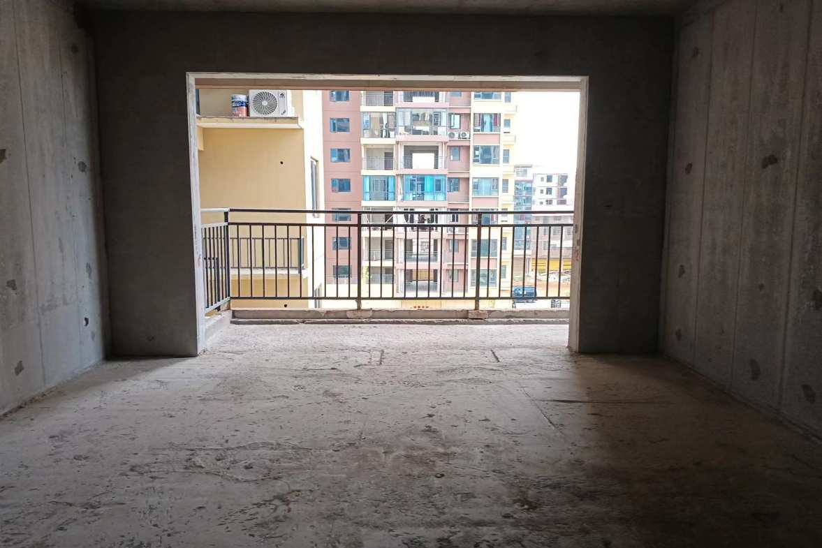 湘村名园  4室2厅2卫    78.0万客厅