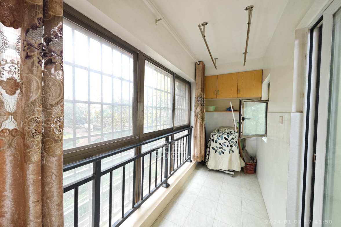 中天瑞景  3室2厅2卫   2800.00元/月室内图