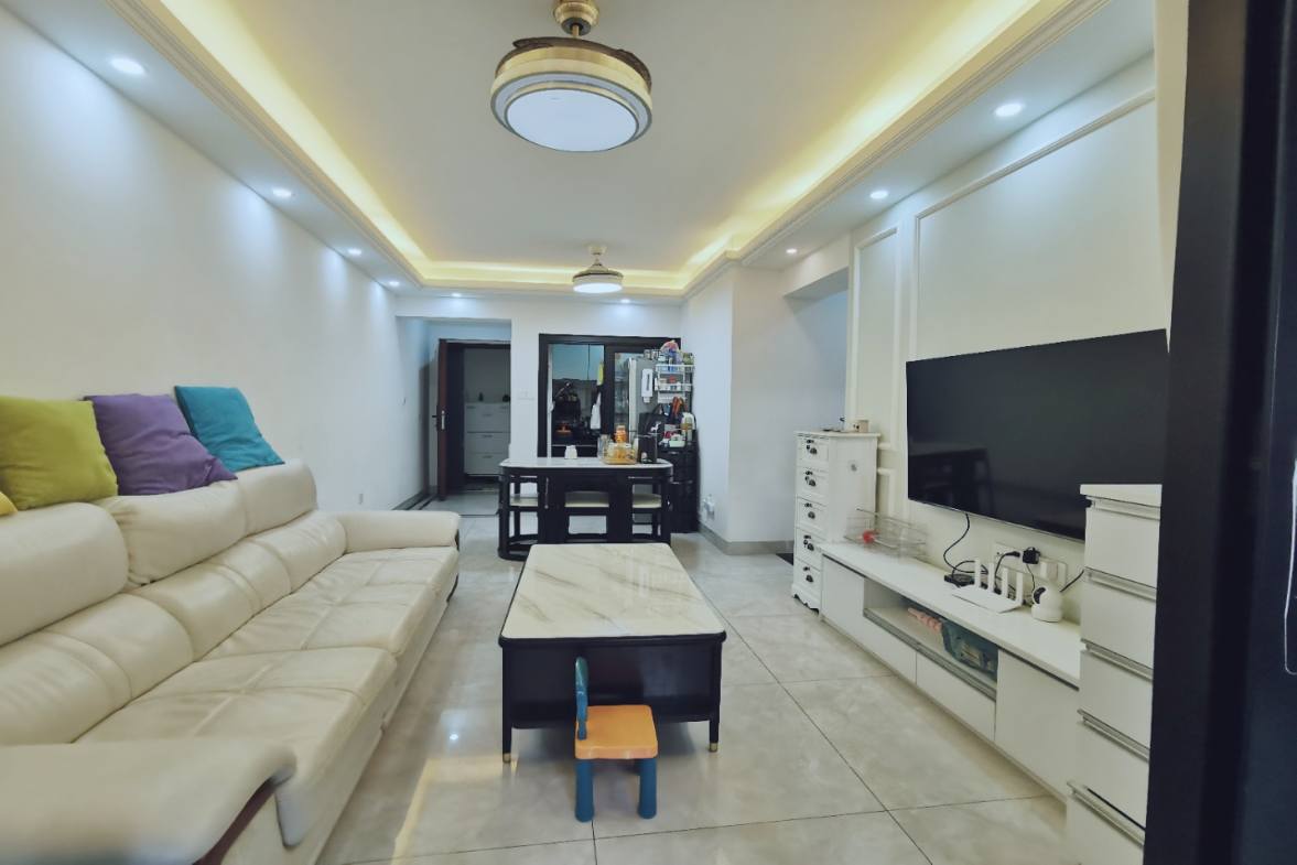 绿地海德公馆  3室2厅1卫    185.0万 绿地海德公馆  3室2厅1卫    185.0万室内图