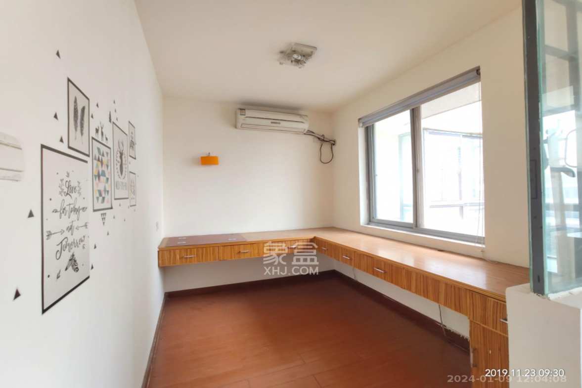 芙蓉苑  6室2厅1卫    4800.0元/月 芙蓉苑  6室2厅1卫    4800.0元/月室内图