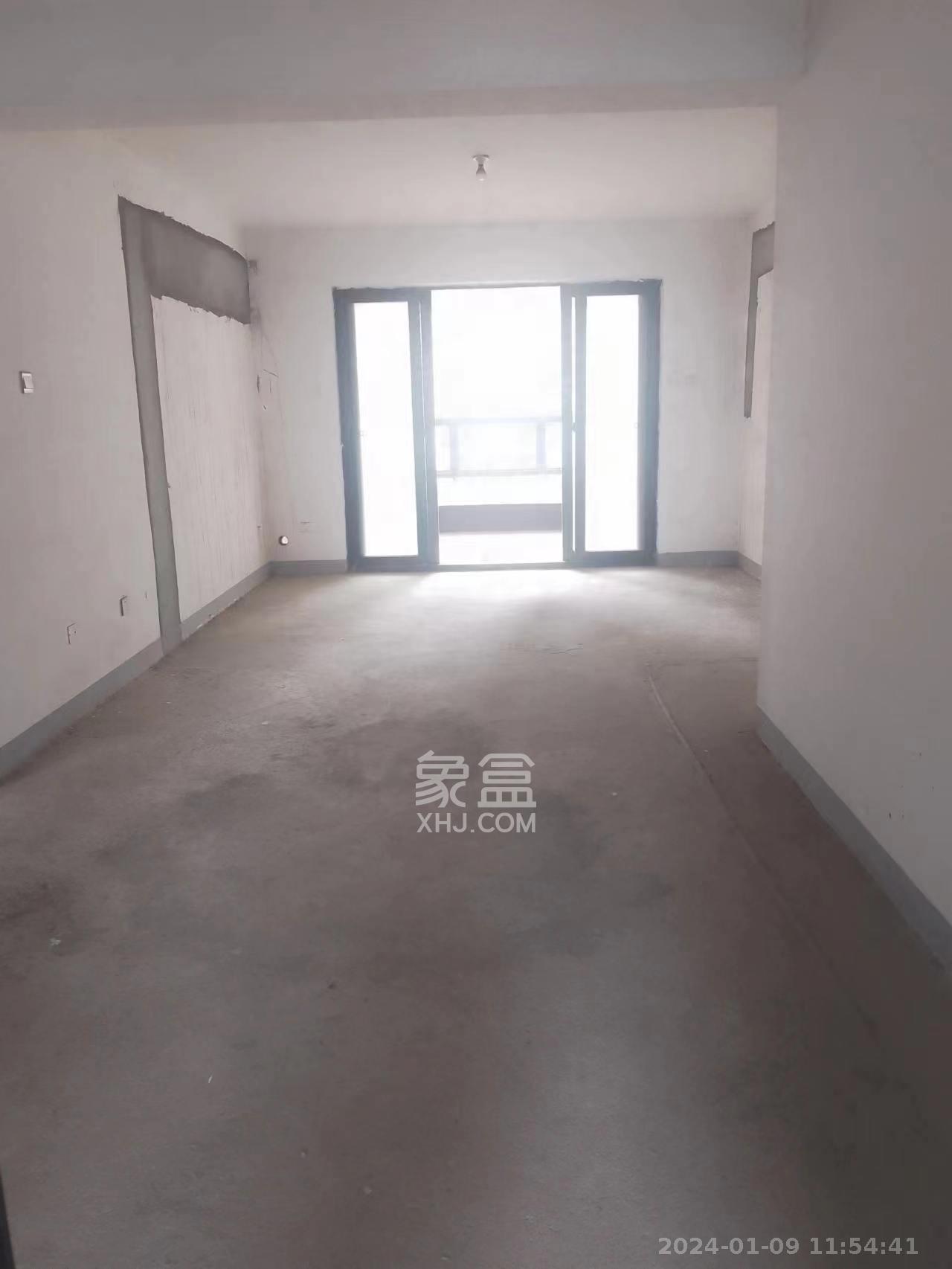 万达华府  4室2厅2卫   73.50万